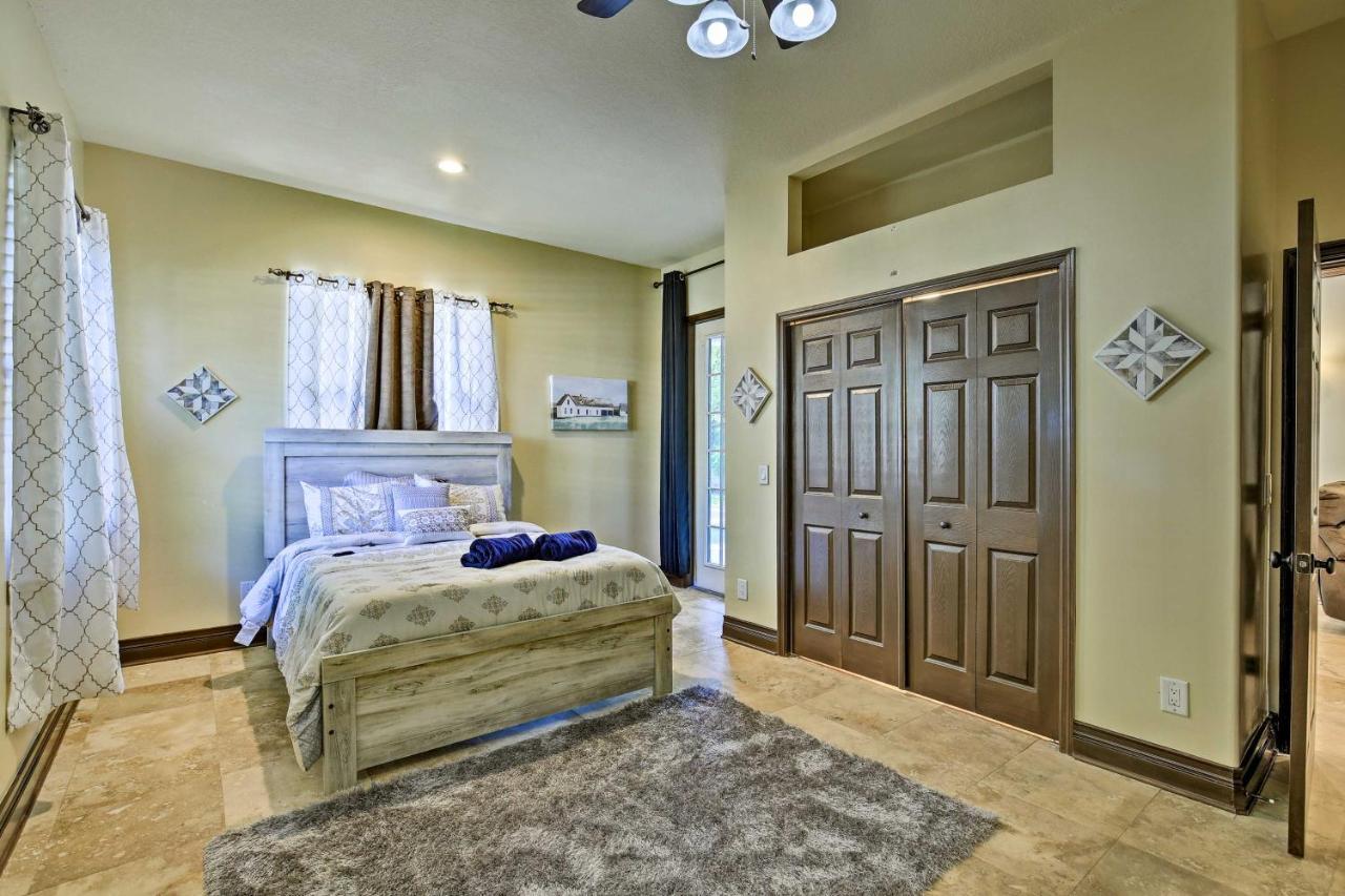 Tampa Oasis With Pool About 7 Mi To Busch Gardens! Villa Luaran gambar