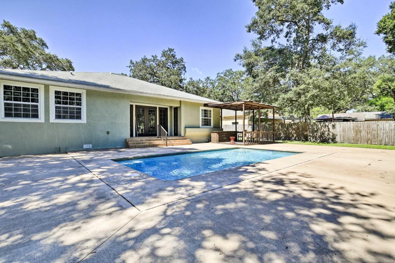 Tampa Oasis With Pool About 7 Mi To Busch Gardens! Villa Luaran gambar
